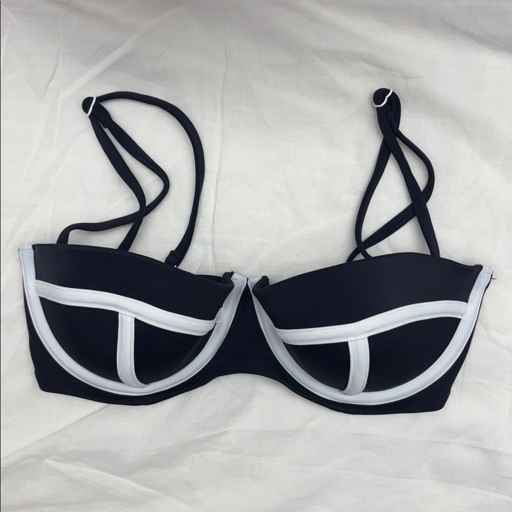 NWOT Victoria's Secret Swim The Flirt Bandeau Black and White